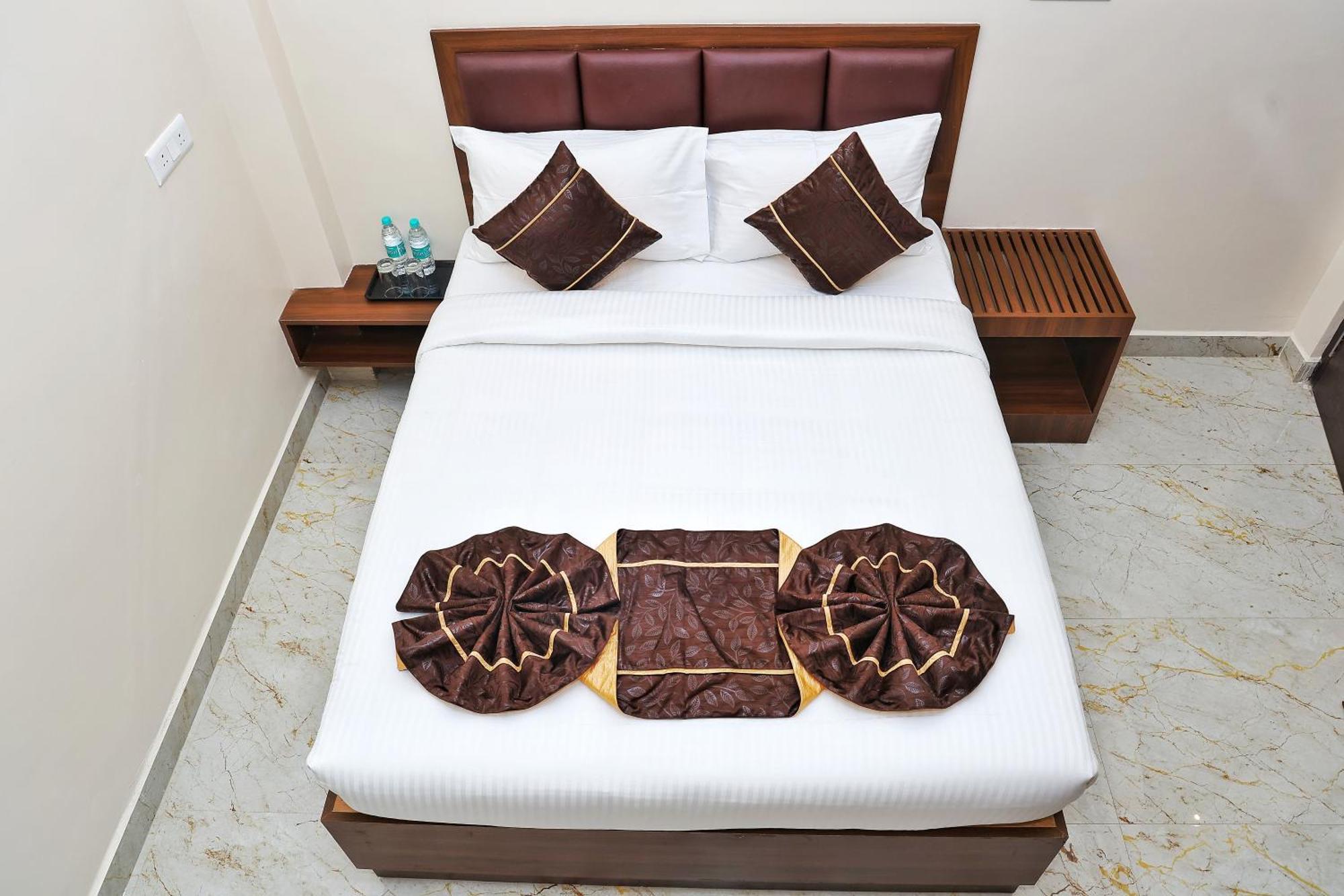 Bed and Breakfast Jn Residency Perungudi Chennai Esterno foto