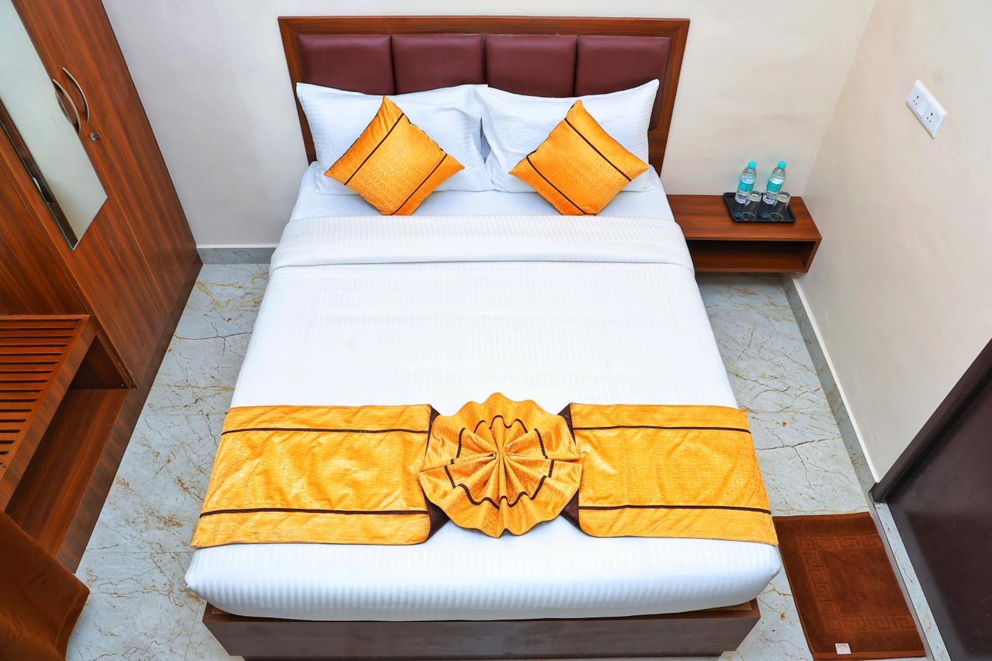 Bed and Breakfast Jn Residency Perungudi Chennai Esterno foto